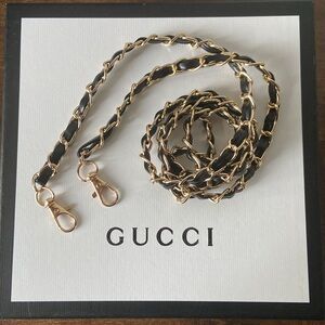 NWT 47” Black and Gold Chain Strap